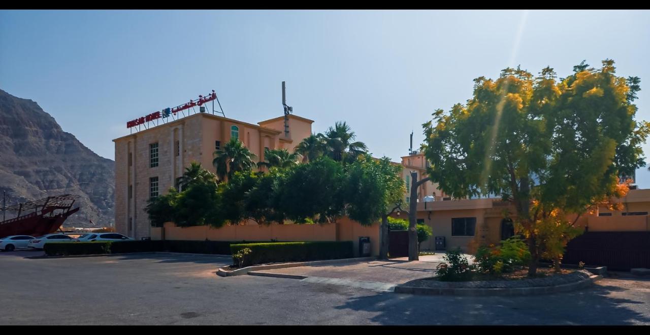 فندق خصب المظهر الخارجي الصورة