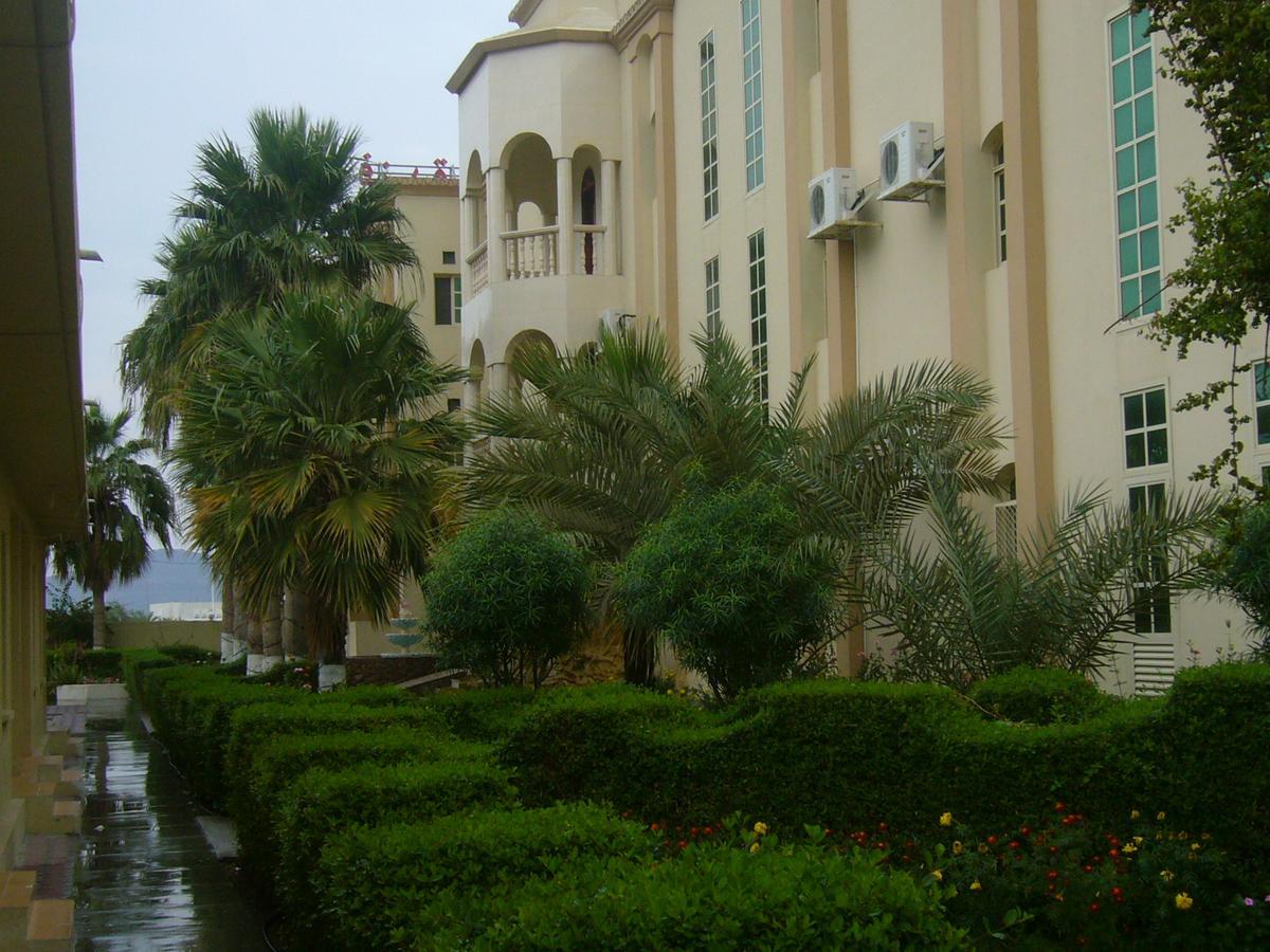 فندق خصب المظهر الخارجي الصورة